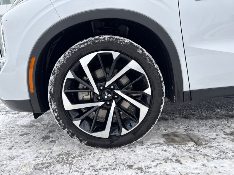 2024 Mitsubishi Outlander PHEV - Gallery image 15