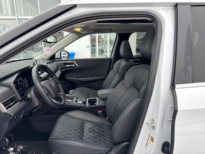 2024 Mitsubishi Outlander PHEV - Gallery image 13