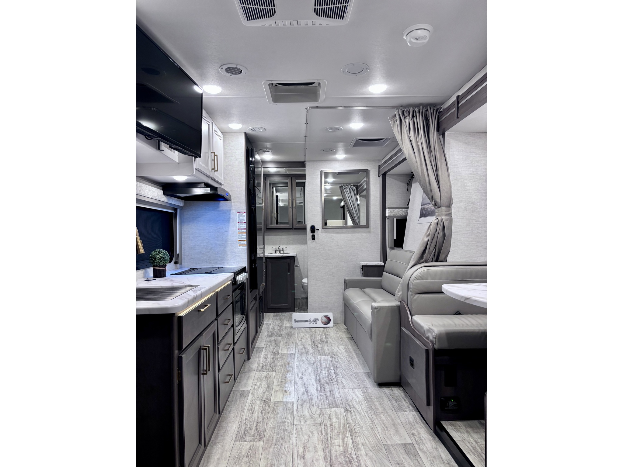 2025 Thor CHATEAU 24LT