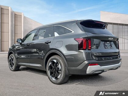 used 2025 Kia Sorento Hybrid car, priced at $46,999