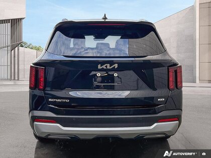 used 2025 Kia Sorento car, priced at $39,987