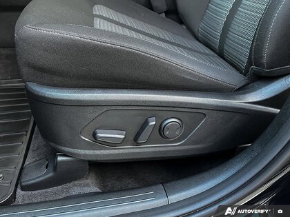 used 2025 Kia Sorento car, priced at $39,987