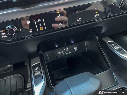 used 2025 Kia Sorento car, priced at $39,987