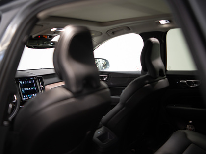 used 2021 Volvo XC60 car, priced at $35,900