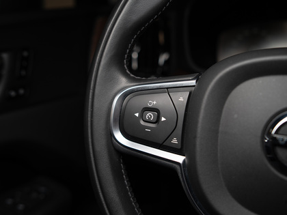 used 2021 Volvo XC60 car, priced at $35,900