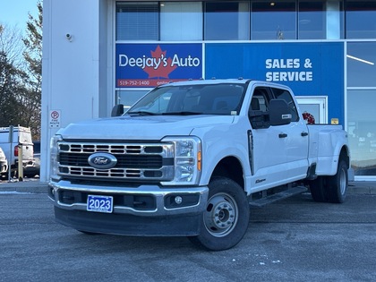 White 2023 Ford F-350 Super Duty XLT Crew Cab LB DRW 4WD Pickup Truck Four-Wheel Drive Automatic
