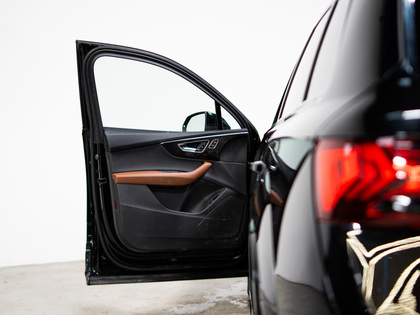 used 2022 Audi Q7 car, priced at $44,900