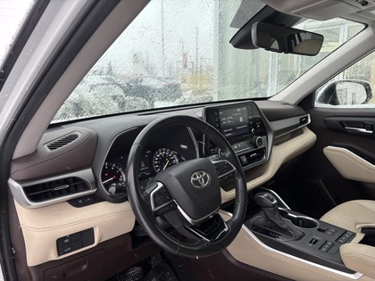 used 2021 Toyota Highlander car, priced at $37,995