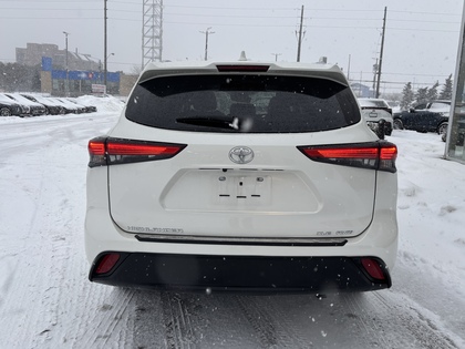 used 2021 Toyota Highlander car, priced at $37,995