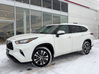 used 2021 Toyota Highlander car, priced at $37,995