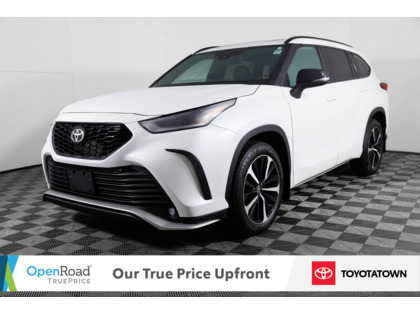 used 2022 Toyota Highlander car, priced at $37,998