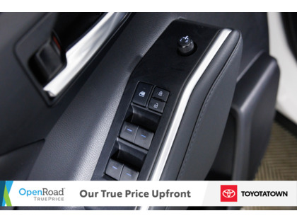 used 2022 Toyota Highlander car, priced at $37,998