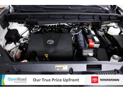 used 2022 Toyota Highlander car, priced at $37,998