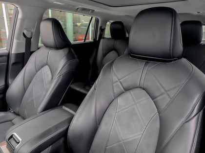 used 2023 Toyota Highlander car, priced at $52,995