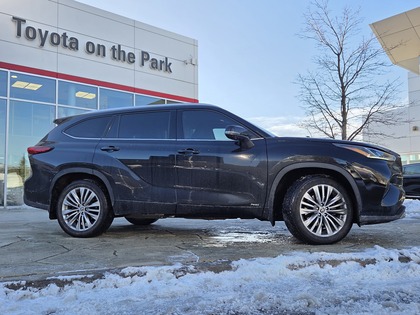 used 2023 Toyota Highlander car, priced at $52,495