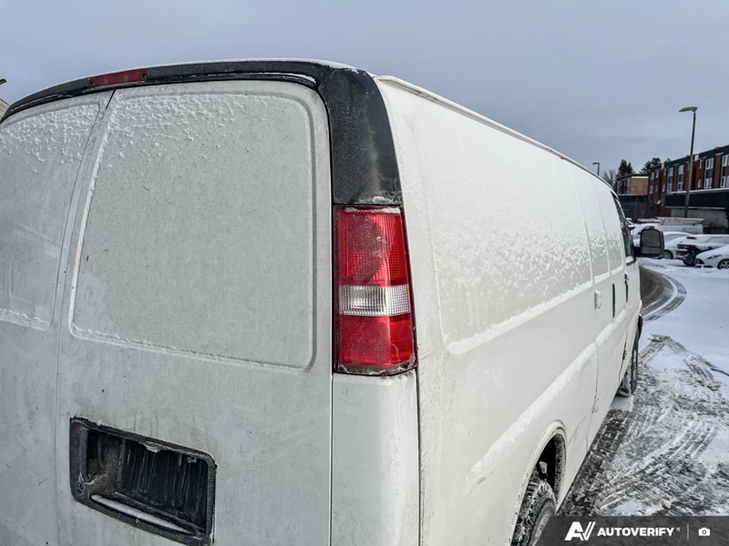 2017 GMC Savana Cargo - Gallery image 7