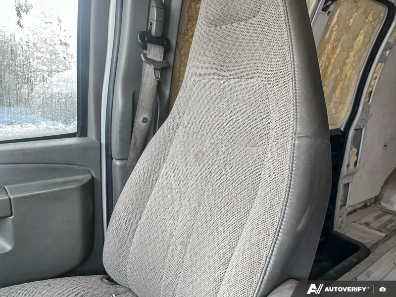 2017 GMC Savana Cargo - Gallery image 13