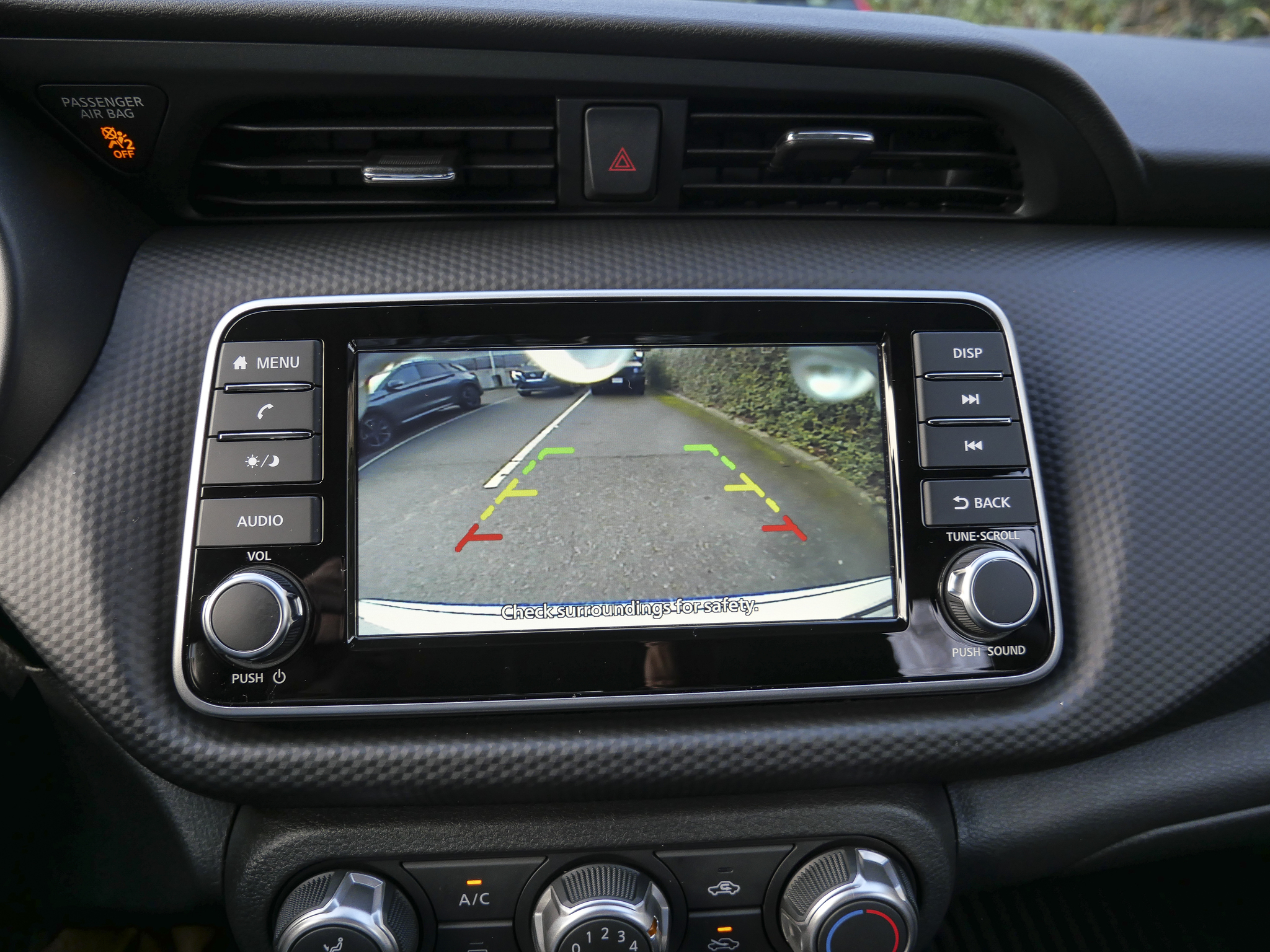 2025 Nissan Kicks Play