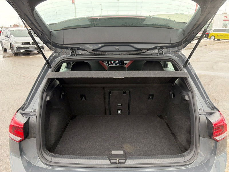 2023 Volkswagen Golf GTI - Gallery image 4