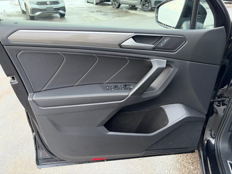 2023 Volkswagen Tiguan - Gallery image 6