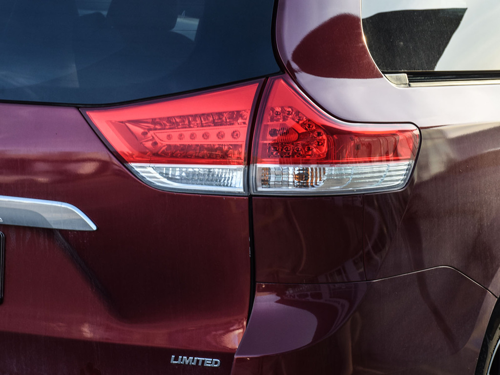 2011 Toyota  Sienna XLE Limited, 多伦多, 第三方LEASE
