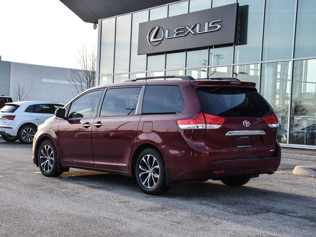 2011 Toyota  Sienna XLE Limited, 多伦多, 第三方LEASE