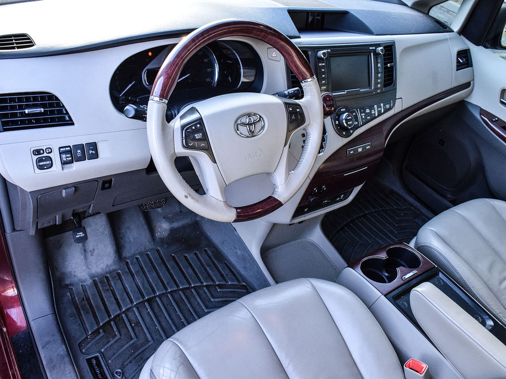 2011 Toyota  Sienna XLE Limited, 多伦多, 第三方LEASE