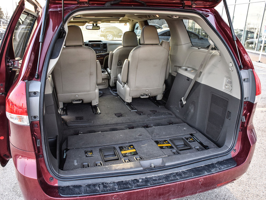 2011 Toyota  Sienna XLE Limited, 多伦多, 第三方LEASE