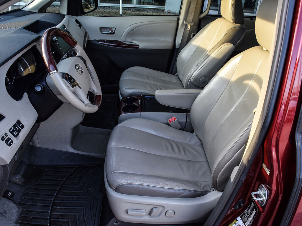 2011 Toyota  Sienna XLE Limited, 多伦多, 第三方LEASE