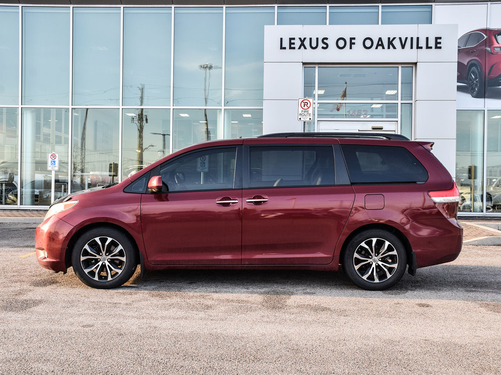 2011 Toyota  Sienna XLE Limited, 多伦多, 第三方LEASE