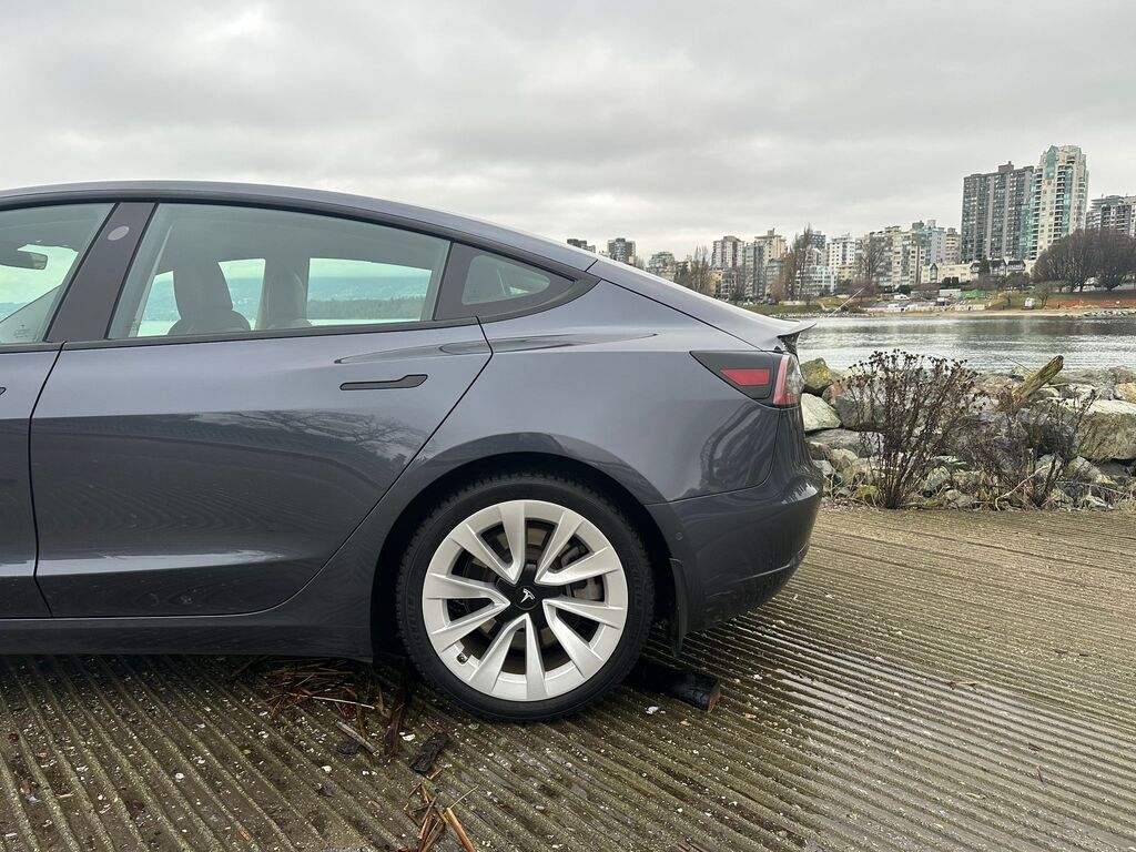 2021 Tesla Model 3 Standard Range Plus- New Tires, Vancouver, Cash