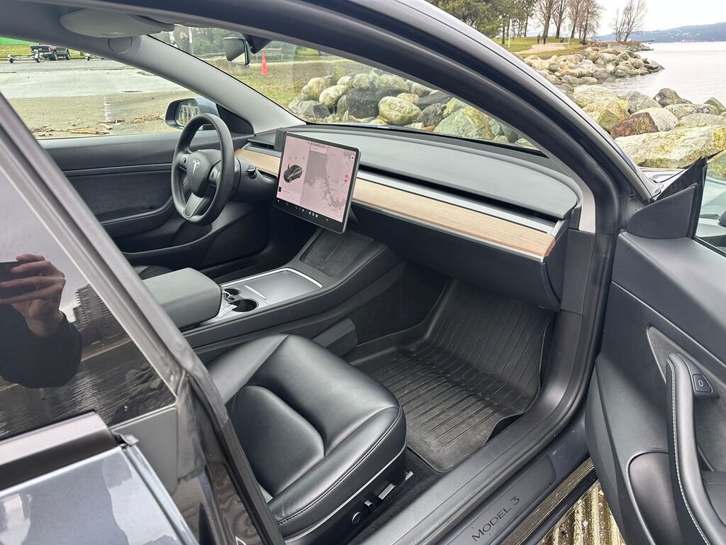 2021 Tesla Model 3 Standard Range Plus- New Tires, Vancouver, Cash