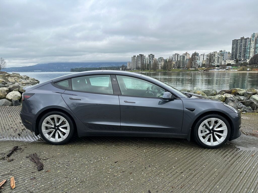 2021 Tesla Model 3 Standard Range Plus- New Tires, Vancouver, Cash