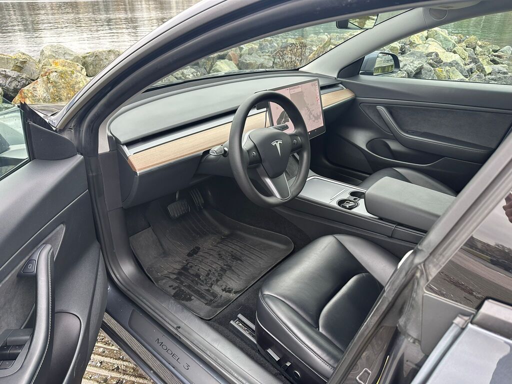 2021 Tesla Model 3 Standard Range Plus- New Tires, Vancouver, Cash