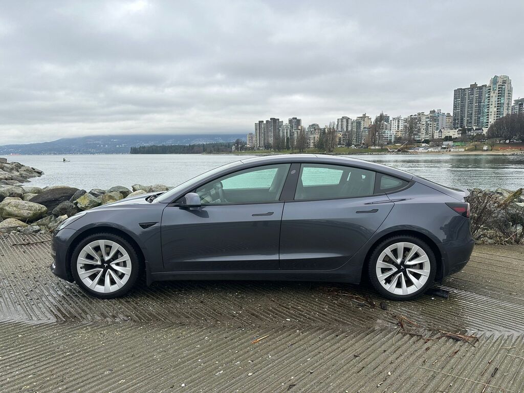 2021 Tesla Model 3 Standard Range Plus- New Tires, Vancouver, Cash