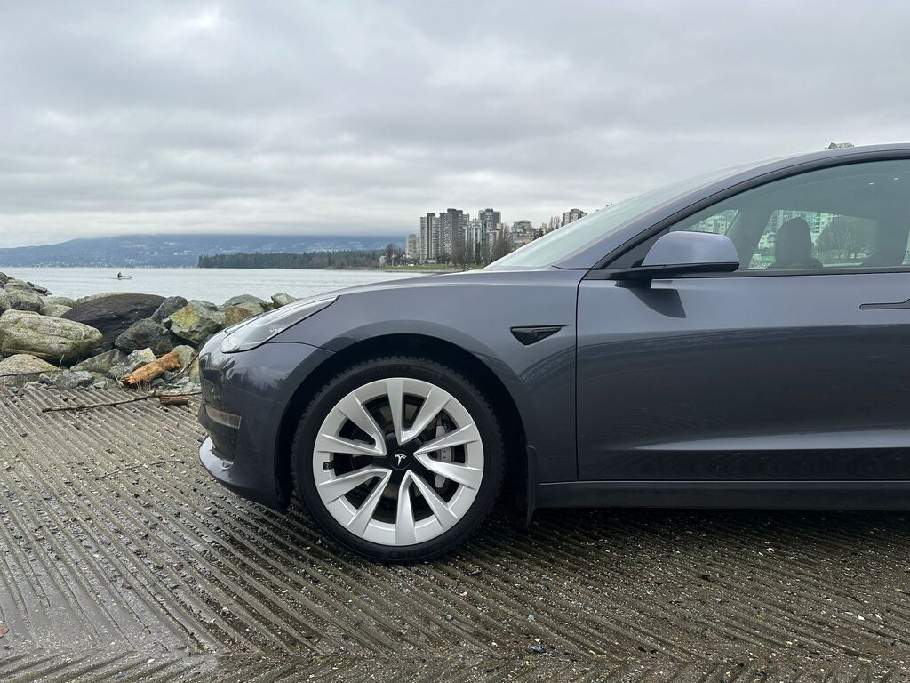 2021 Tesla Model 3 Standard Range Plus- New Tires, Vancouver, Cash