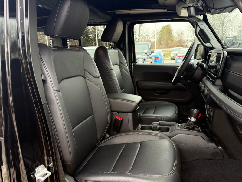 2025 Jeep Wrangler 4-Door - Gallery image 23