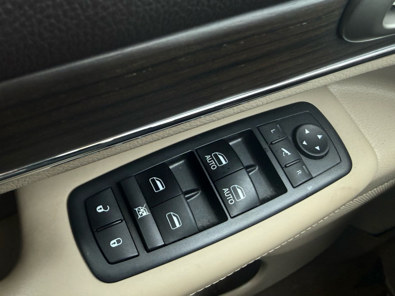 2017 Jeep Grand Cherokee - Gallery image 10