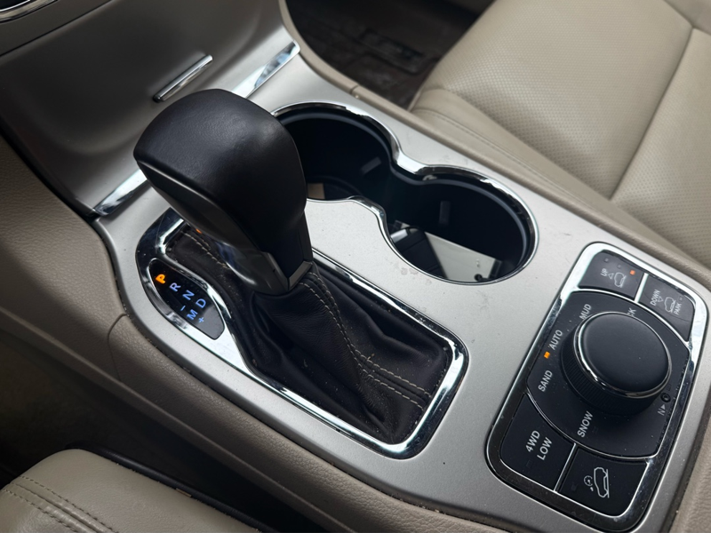 2017 Jeep Grand Cherokee - Gallery image 21