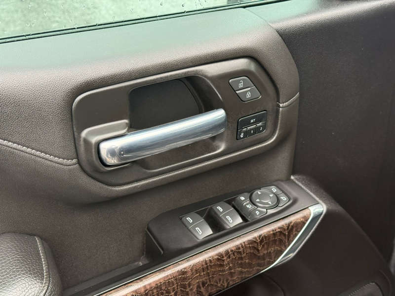 2023 GMC Sierra 3500HD - Gallery image 13