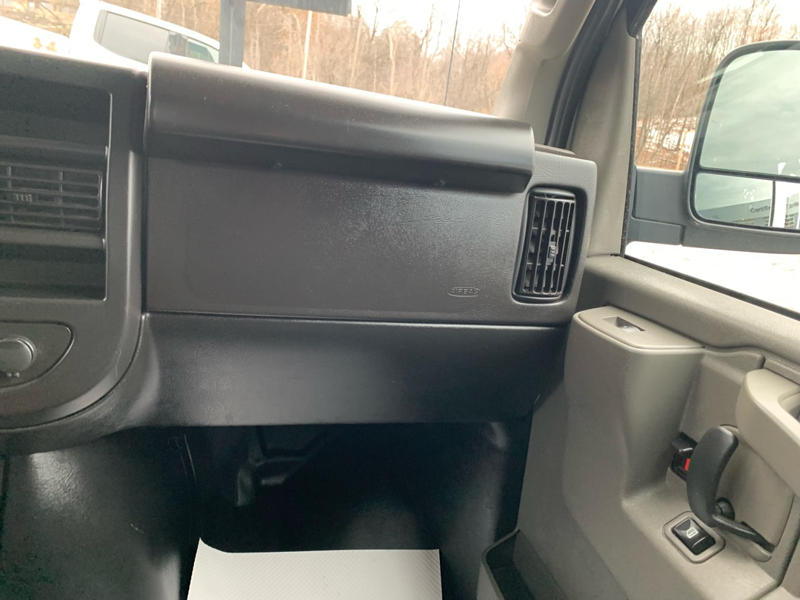 2023 GMC Savana Cargo - Gallery image 24