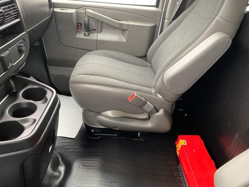 2023 GMC Savana Cargo - Gallery image 23