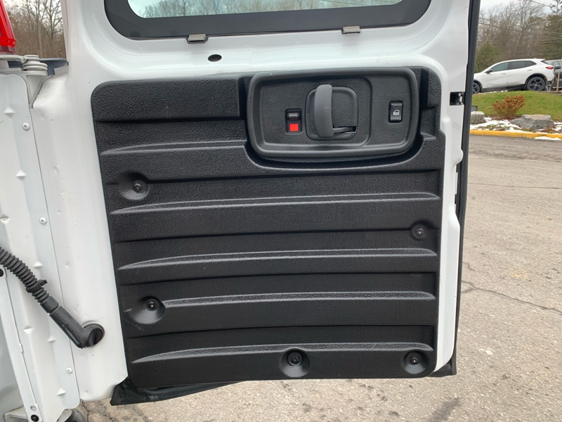 2023 GMC Savana Cargo - Gallery image 12
