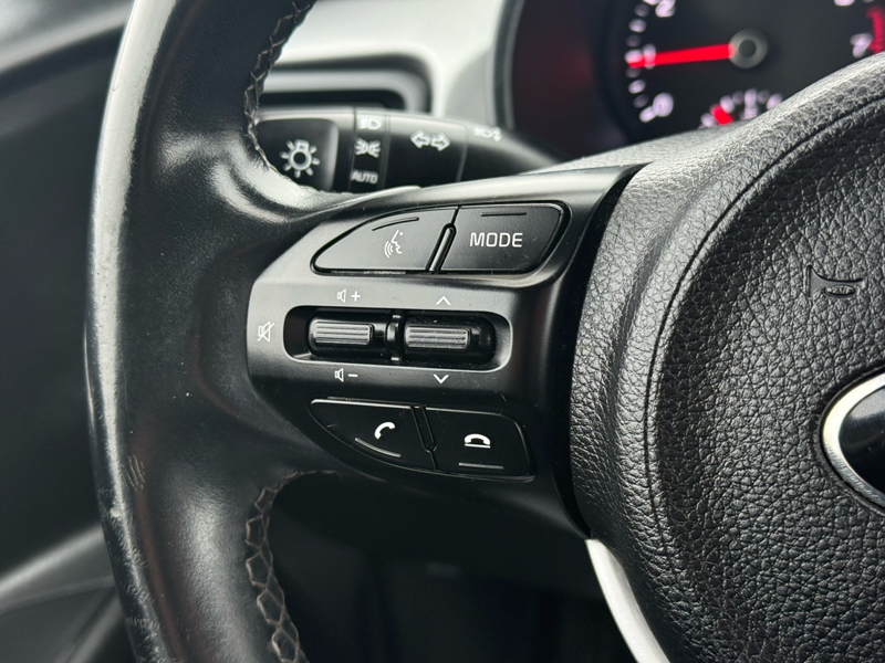 2021 Kia Rio 5-Door - Gallery image 17