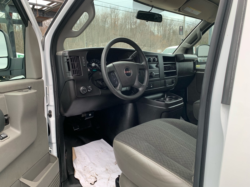 2023 GMC Savana Cargo - Gallery image 16