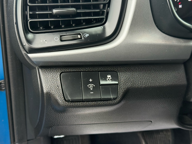 2021 Kia Rio 5-Door - Gallery image 15