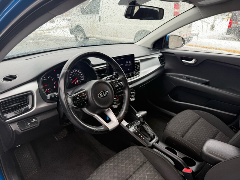 2021 Kia Rio 5-Door - Gallery image 12