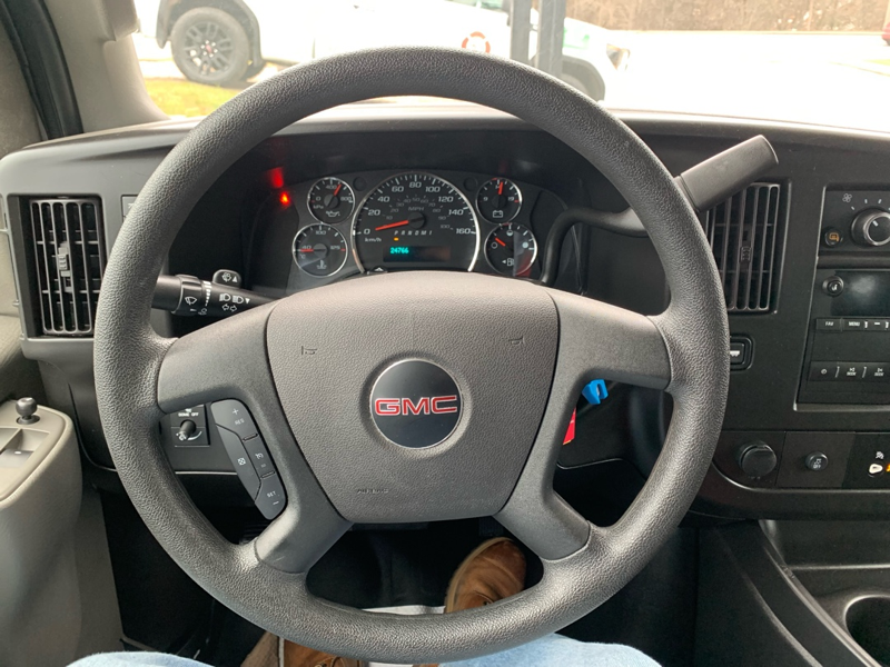 2023 GMC Savana Cargo - Gallery image 19