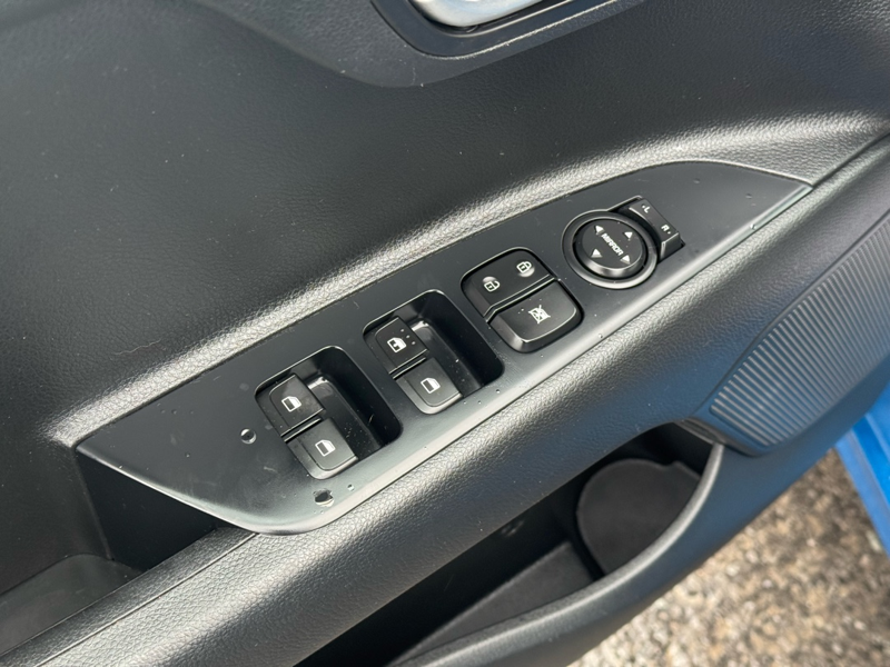 2021 Kia Rio 5-Door - Gallery image 11