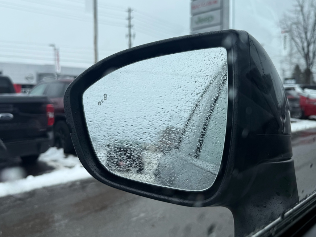 2022 Nissan Pathfinder - Gallery image 9